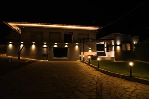 Tsiaras House
