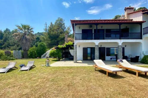 Oxana Beach House St Nikolaos - 3 bedrooms 8 guests