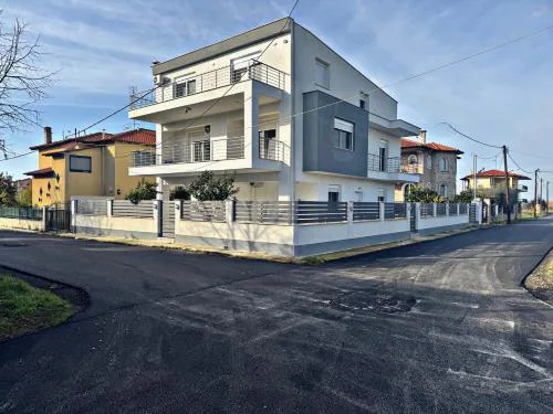 Adoniss apartmentss 1