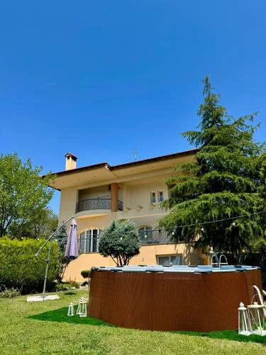 E L urban villa.