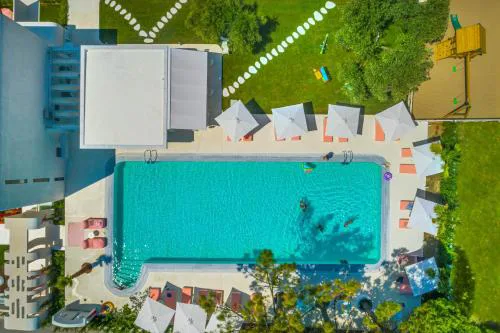 Cocoοns Suites & Villas Fourka