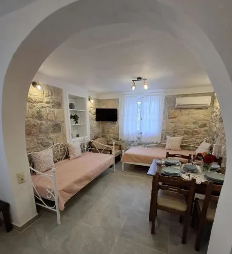 Patriko Stone House