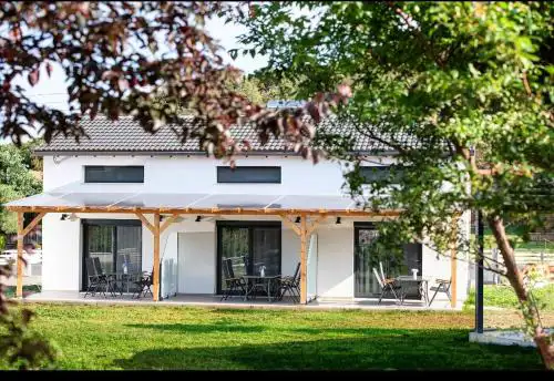 Mare Kalamitsi Luxury Apartments
