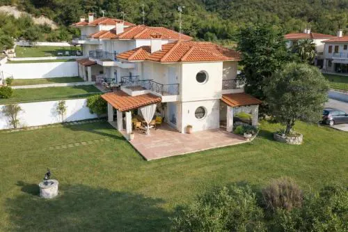 Olive Horizon Villa by Granari Rentals