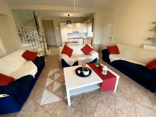 Seaview Maisonette with 3BR and Garden and 2 Bathrooms Ideal for Families