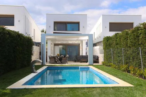 Villa Mare 2 - Private Pool, 4 Bdrms