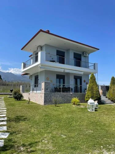 Plaka Luxury Villa
