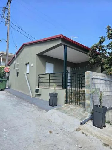 uncie spiros house