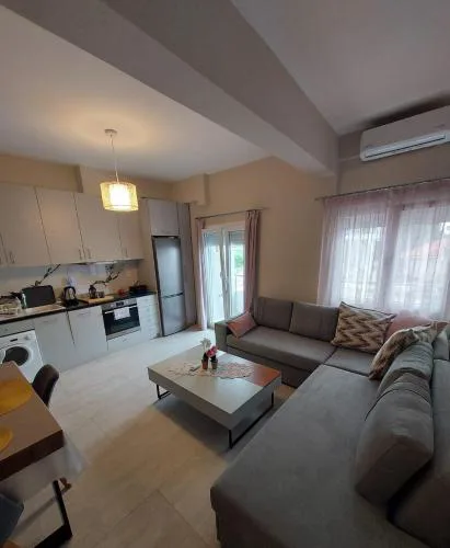 New, nice apartment, 50m from sea and from Center at Nea Irakleia