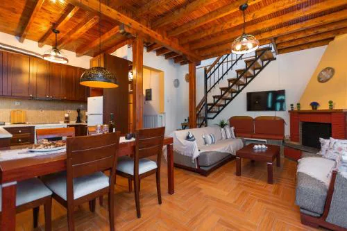 Familia House