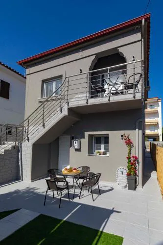 La Petite Maison