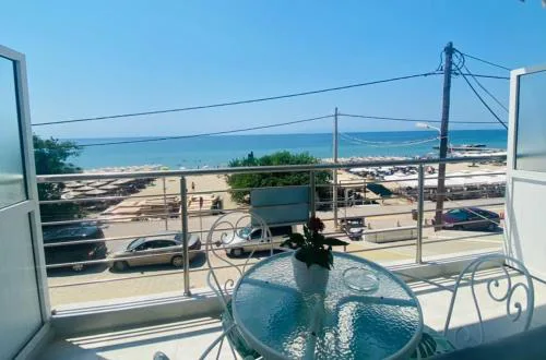 Sea view apartment2