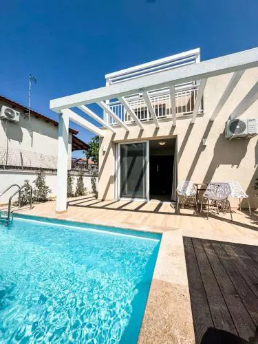 Seaside Pool Villas by BookVillaEU