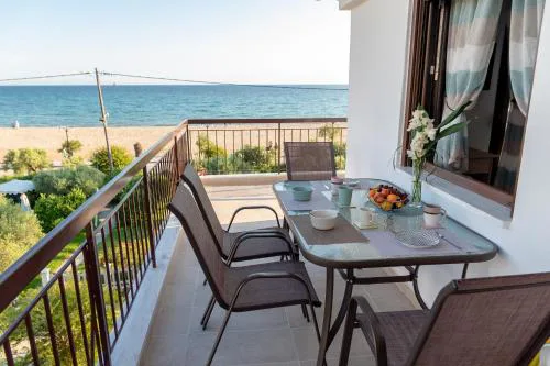 Dimi Seafront Apartment by Rentals Pro Services - Nea Moudania