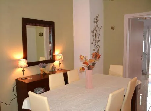 Moudania's cozy apartment