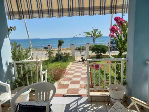 Sea & Roses Beachfront House - Halkidiki