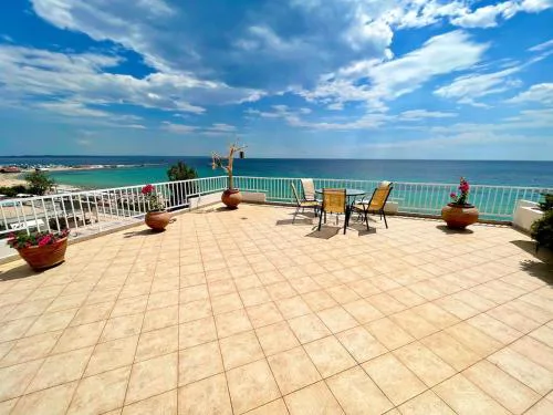 The Balcony House