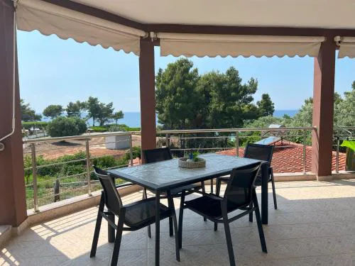 Seaside Nest Cozy apartment in Nea Potidea Halkidiki