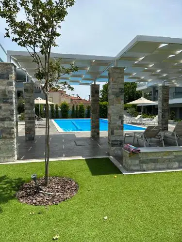 Dina's Holiday Apartment with Pool in Nikiti
