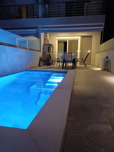 Twins house pool 2