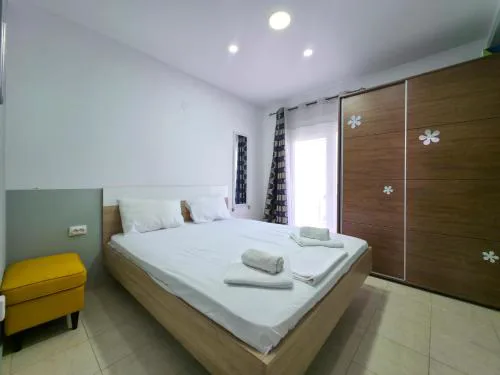 PETRAKIS Apartment by SDR