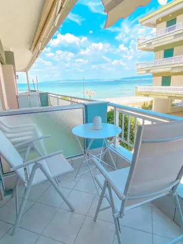 Beachfront Cozy Apartment