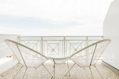 Manda Ray Seafront Apartment Endless Blue View