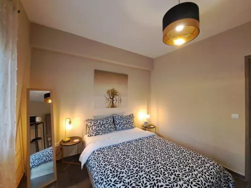 Elegant City Center Apartment
