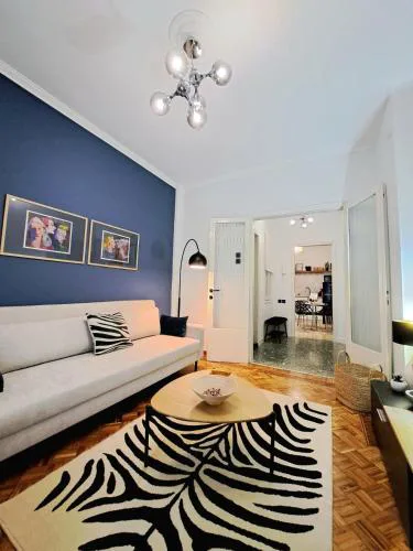 Stylish City Center Apartment
