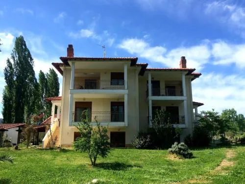 Luxurius comfy 2-floor Apartment With Big Yard