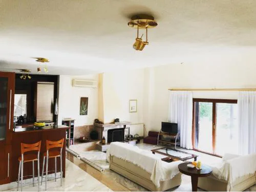 Bright & Spacious Seaview Villa