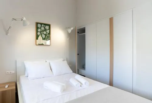 Semeli Lux apt, Siviri