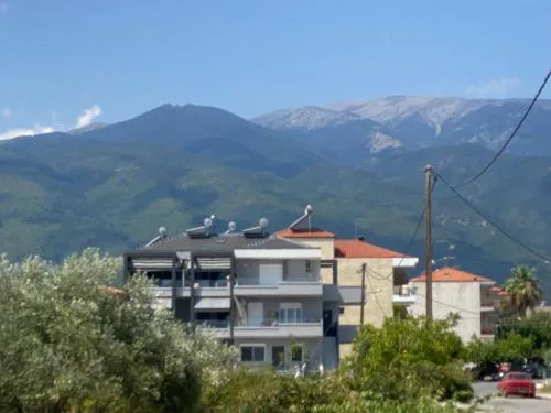 Mistral House Two Level Sea and Mountain Suite
