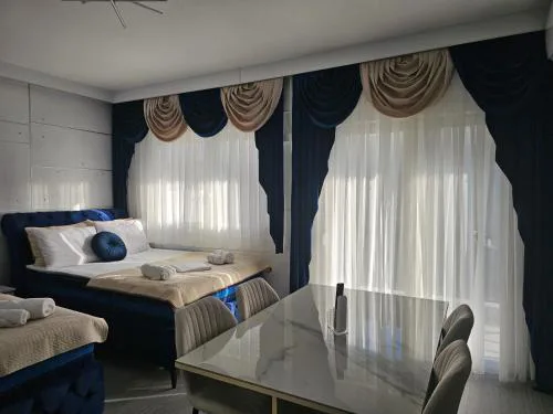 Tania Apartments