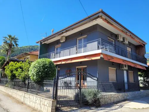 Cosy house Stratoni Chalkidiki 300m from beach