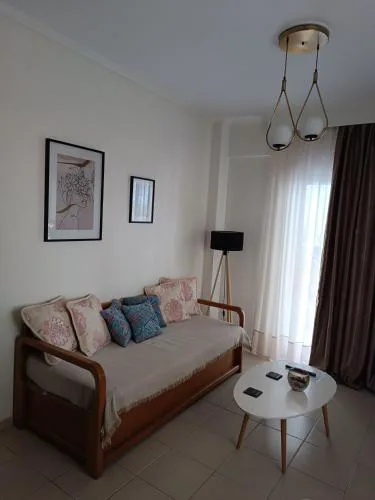 3 min from central station No2 private free parking