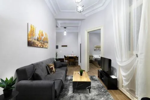 AD Neoclassical Boutique 2BR Apartment