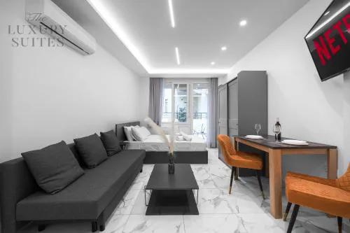 AdoorAble, The Luxury Suites