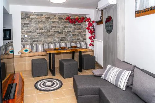 ANGELS APARTMENT free private parking of stayinthess