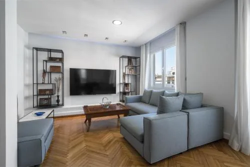 Aristotelous Penthouse by Luxlikehome