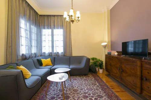 Authentic Retro Flat in City Center #FeelsLikeHome