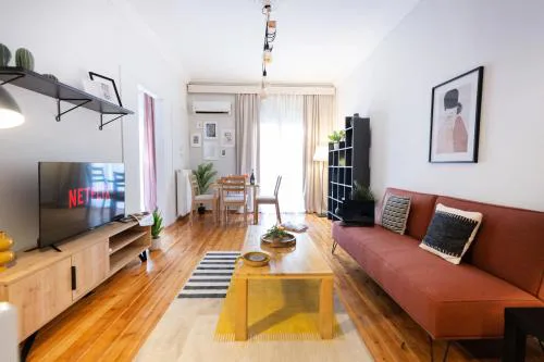 Central 3BR Apartment with Balcony