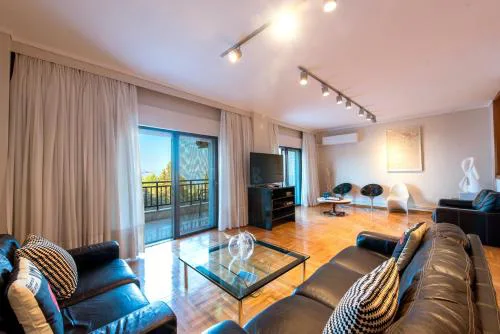 City Moon by halu! Seafront 3-bedroom apartment