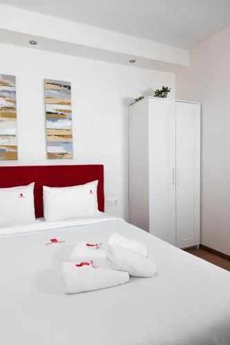 City Plaza Apartments & Rooms