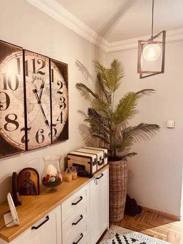 Cozy Living White Tower