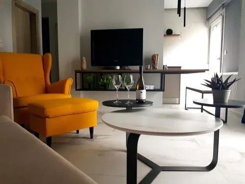 Cozy Modern Apartment Inside The City Center