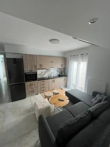 Delou-M 27 01 Deluxe Apartments