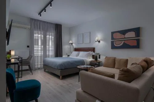 Embassy Elegant Suite