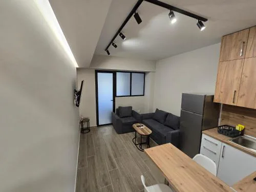 GREKO HOME 2 WITH FREE PRIVATE PARKINg