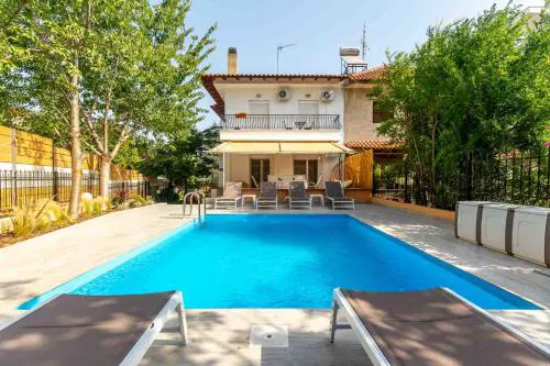 Heated Pool Villa in Thessaloniki - Urban Oasis